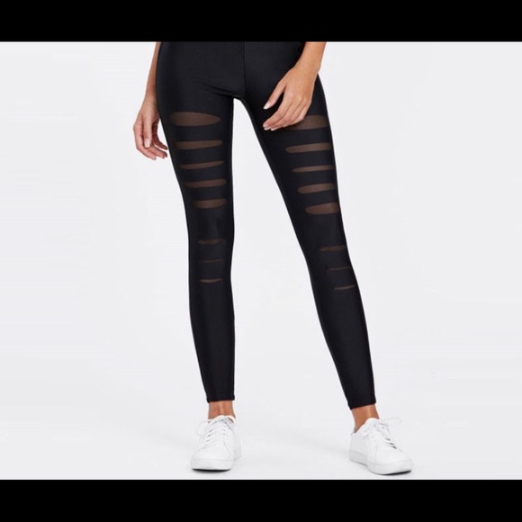 Fashion Nova Pants - 😍🖤Fashion Nova Distressed Leggings 😍🖤